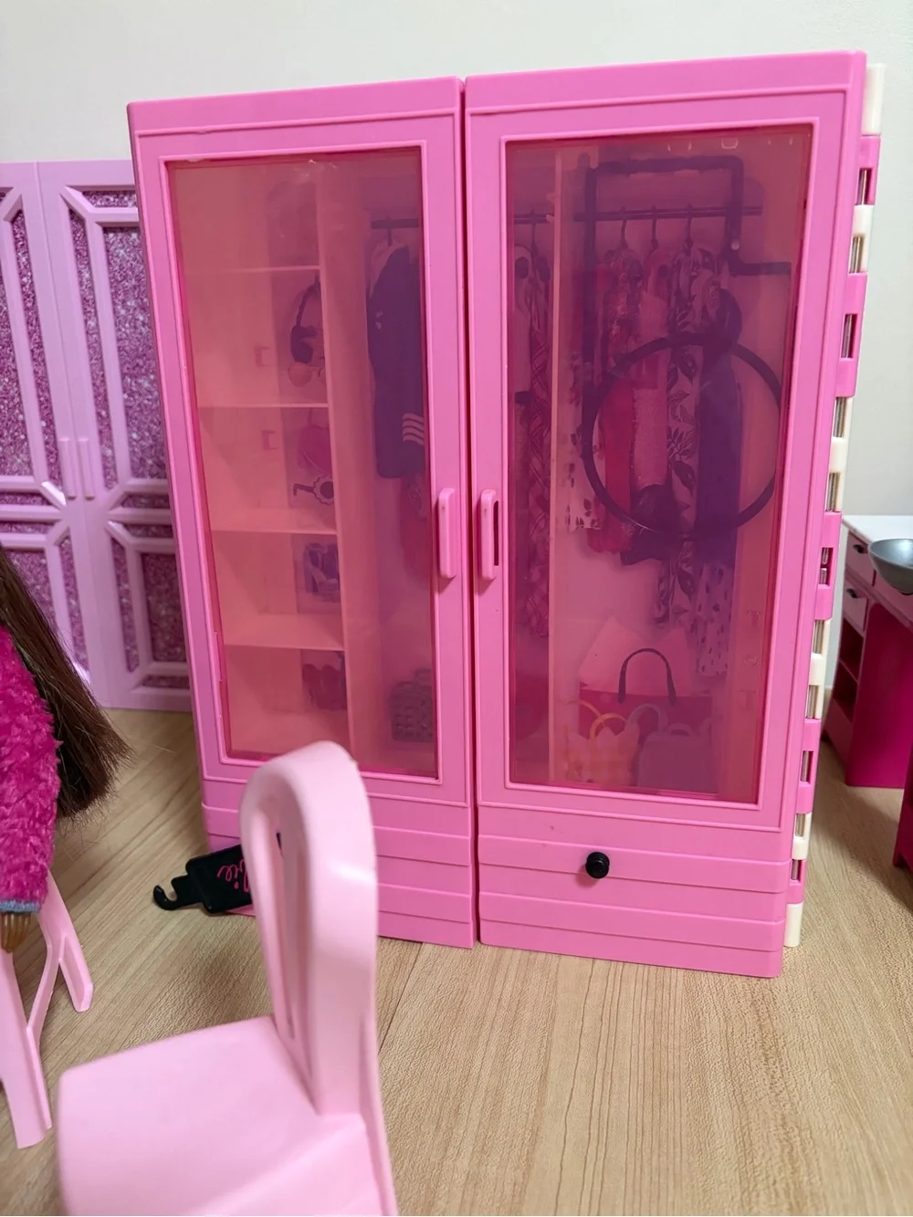4 Barbie Pink Double-Door Wardrobe Closet and sofa table and chairs